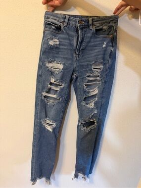 American Eagle High Rise Distressed Skinny Jeans Size 2